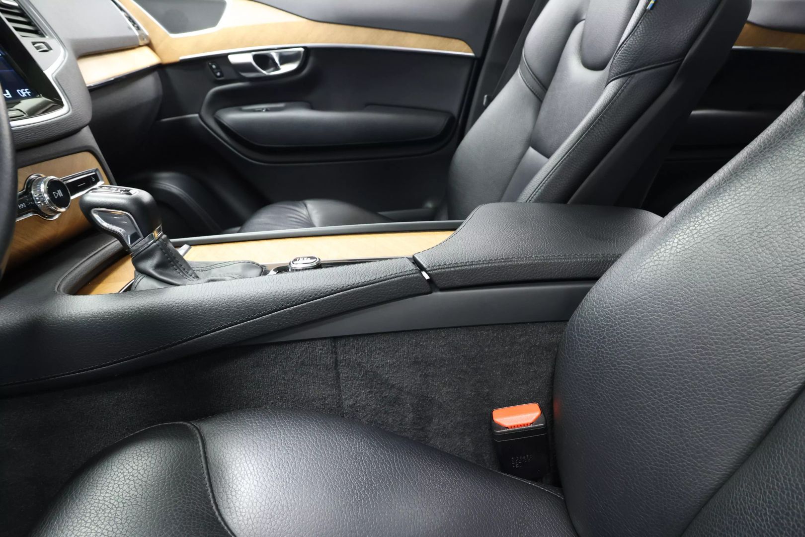 2022 Volvo Xc90 - Image 43