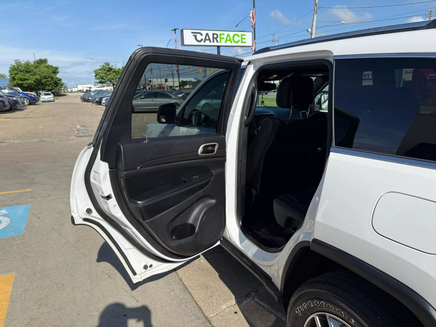 2017 Jeep Grand Cherokee - Image 21