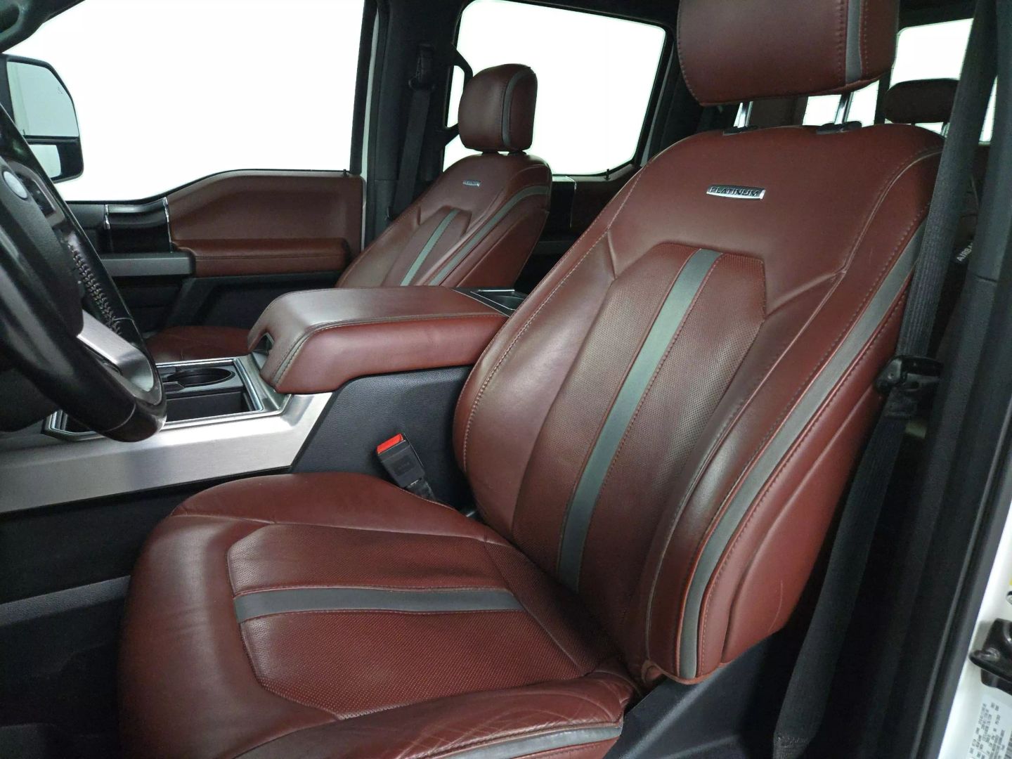 2019 Ford F350 Super Duty Crew Cab - Image 20