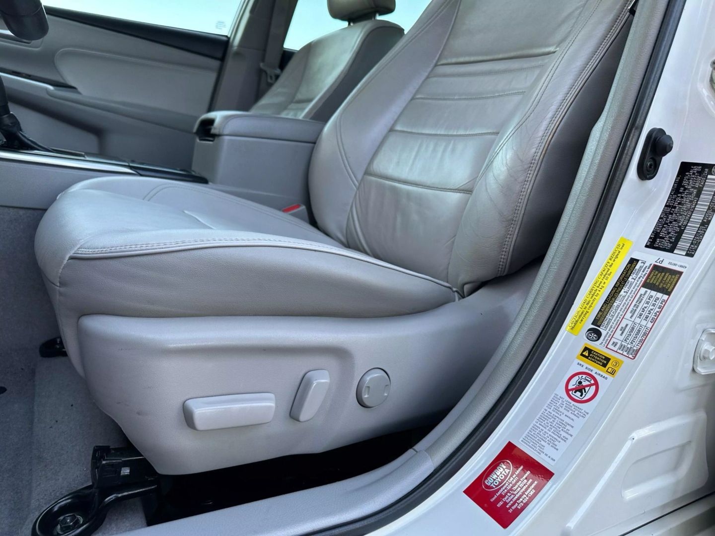 2015 Toyota Camry - Image 21