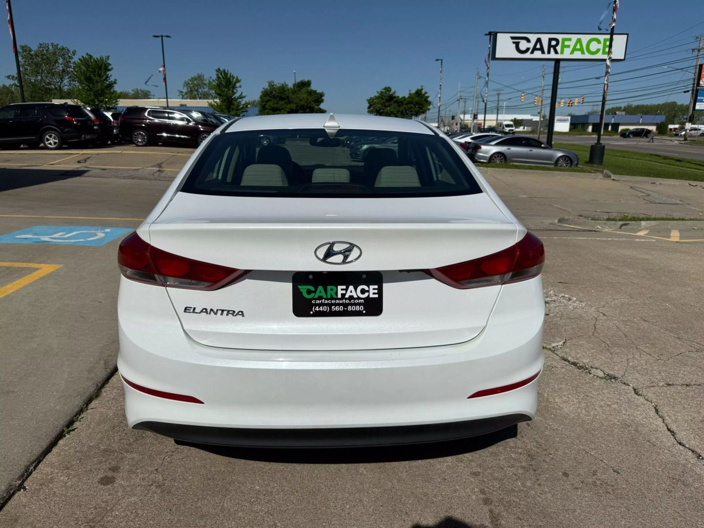 2018 Hyundai Elantra - Image 9