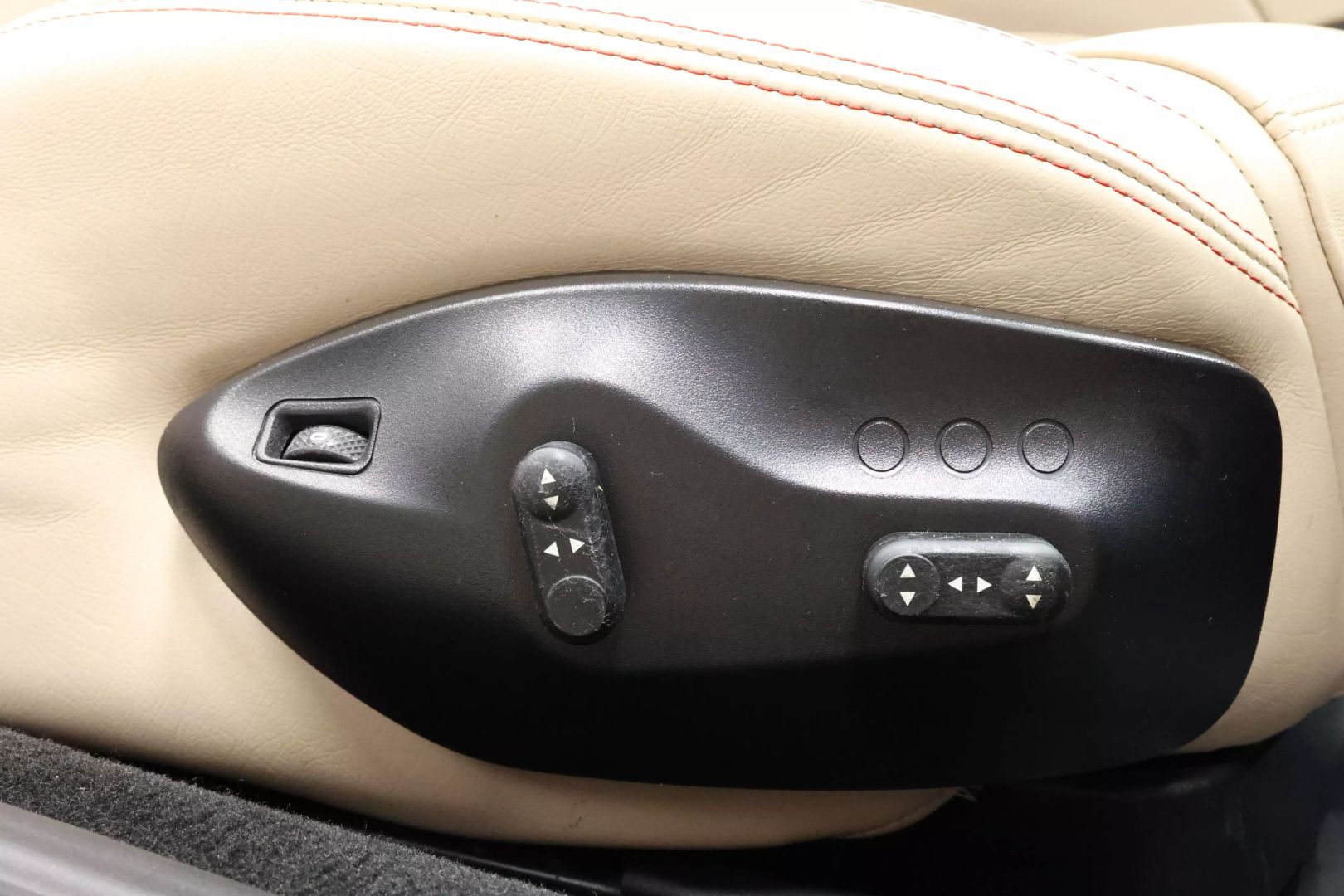 2013 Maserati Granturismo - Image 88