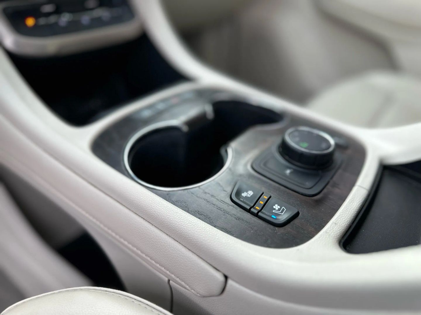2020 GMC ACADIA SUV V6, 3.6 LITER DENALI SPORT UTILITY 4D