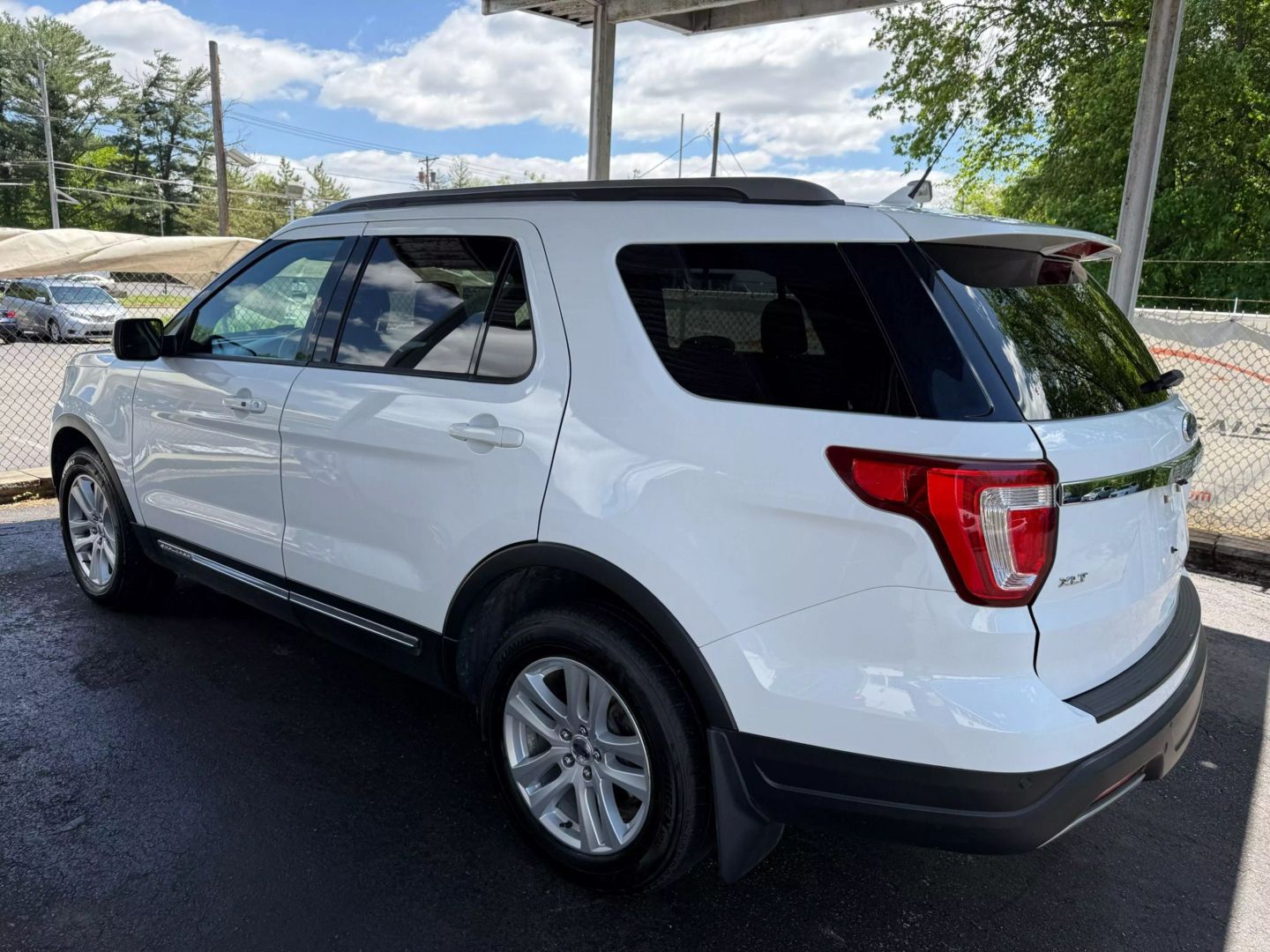 2019 Ford Explorer - Image 13
