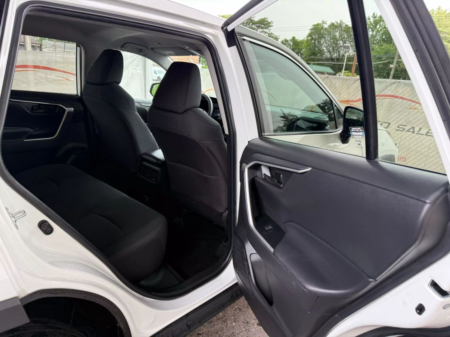 2024 Toyota Rav4 - Image 21