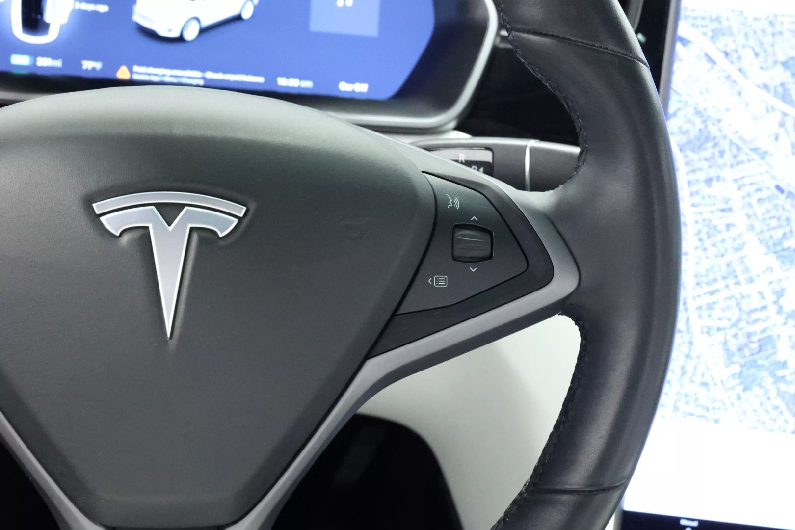 2020 Tesla Model X - Image 25