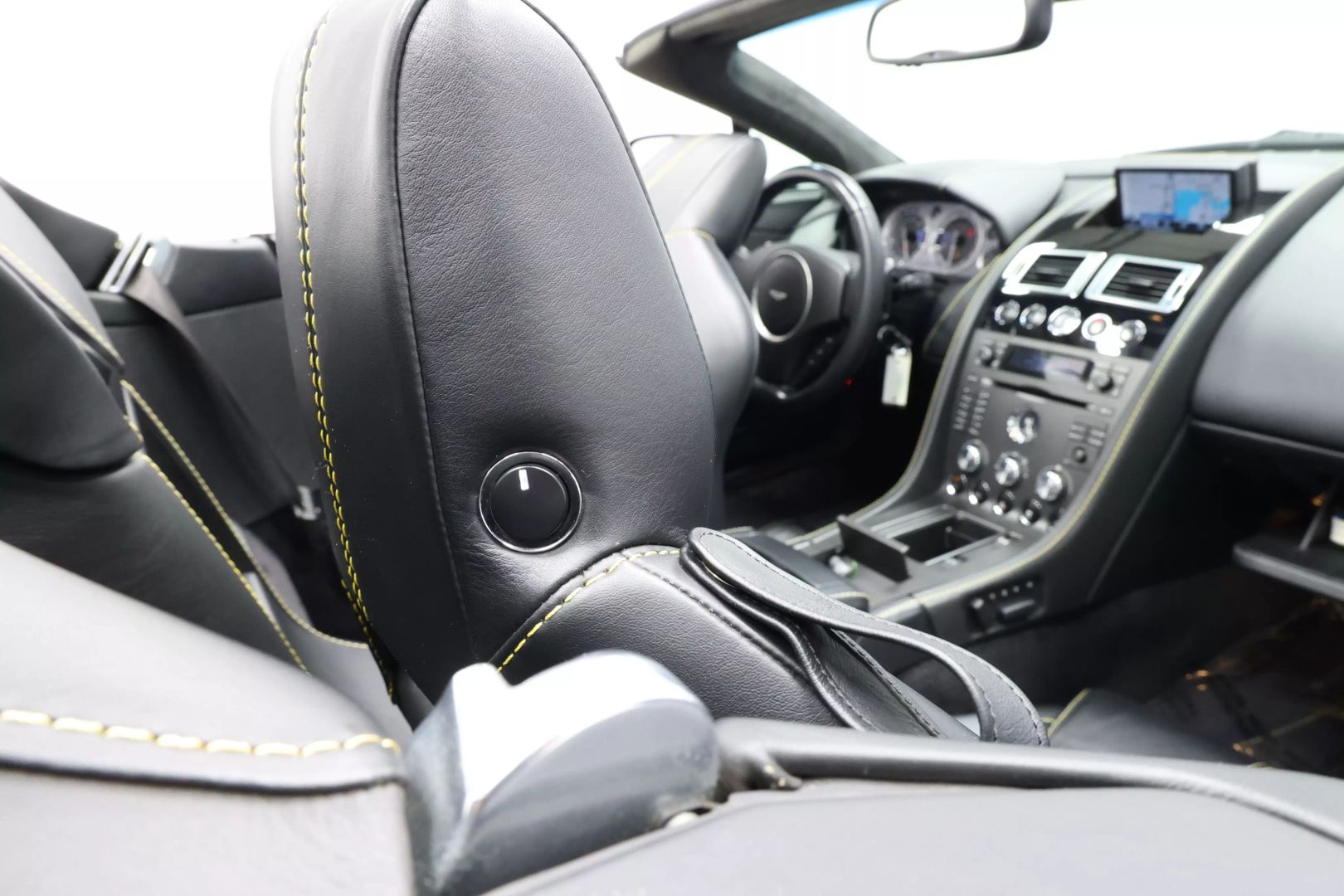 2008 Aston Martin Vantage - Image 64