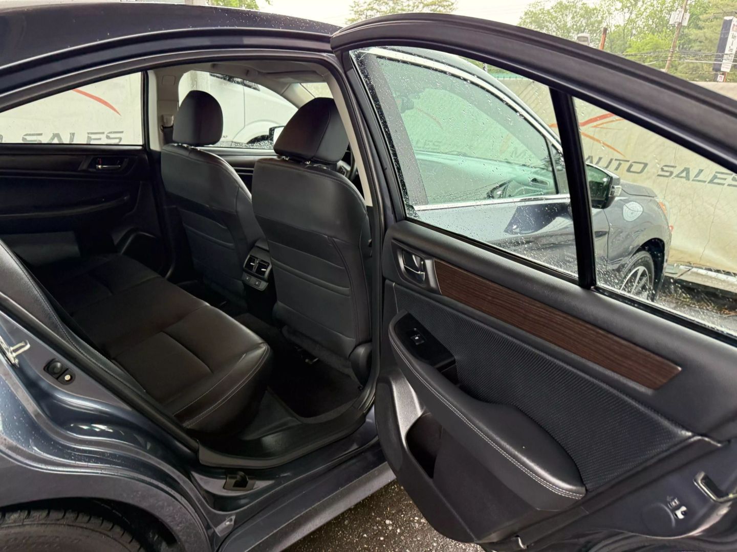 2017 Subaru Legacy - Image 21