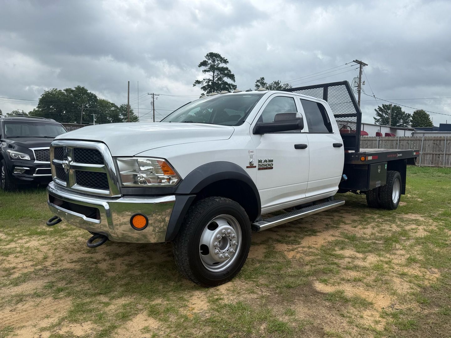 2017 Ram 5500 Crew Cab & Chassis - Image 6