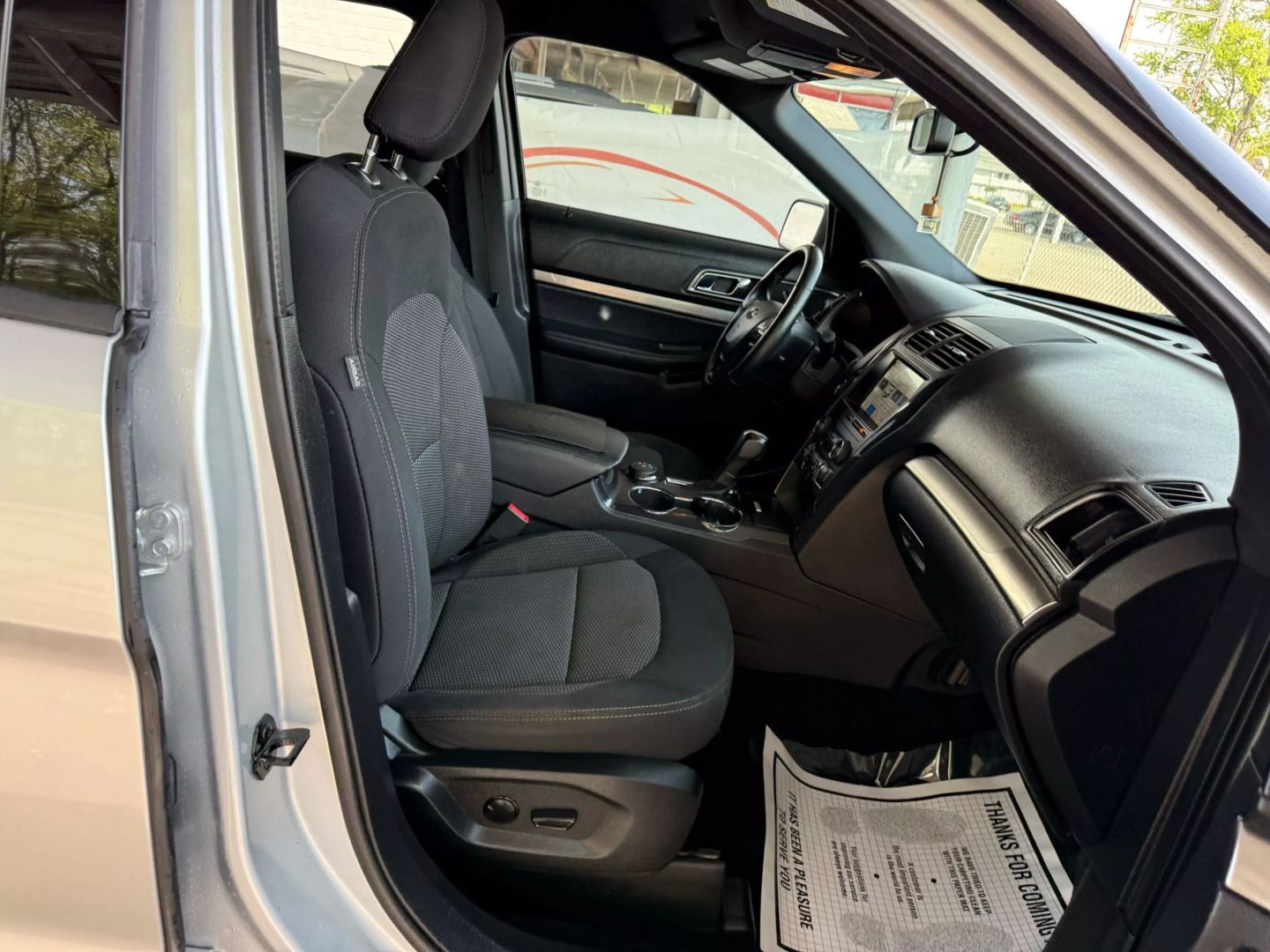2019 Ford Explorer - Image 27