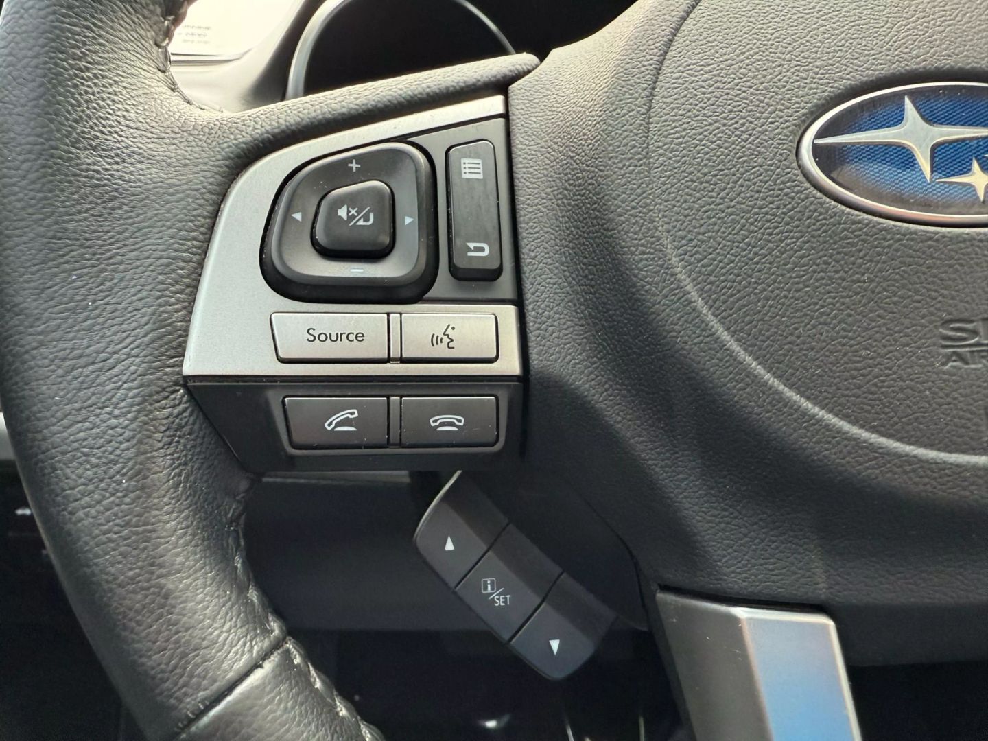 2015 Subaru Legacy - Image 32