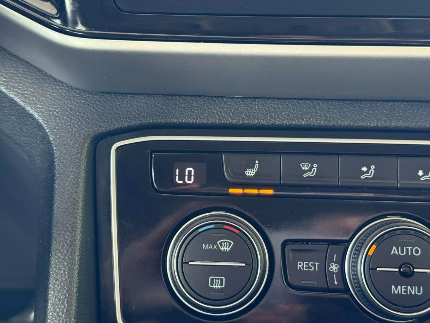 2021 Volkswagen Atlas - Image 31