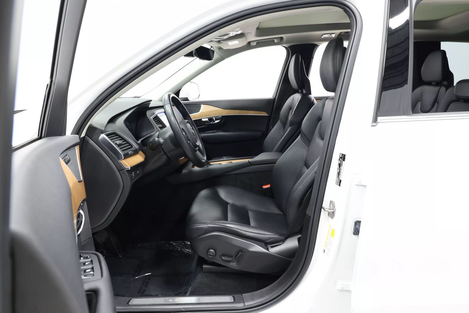 2022 Volvo Xc90 - Image 13