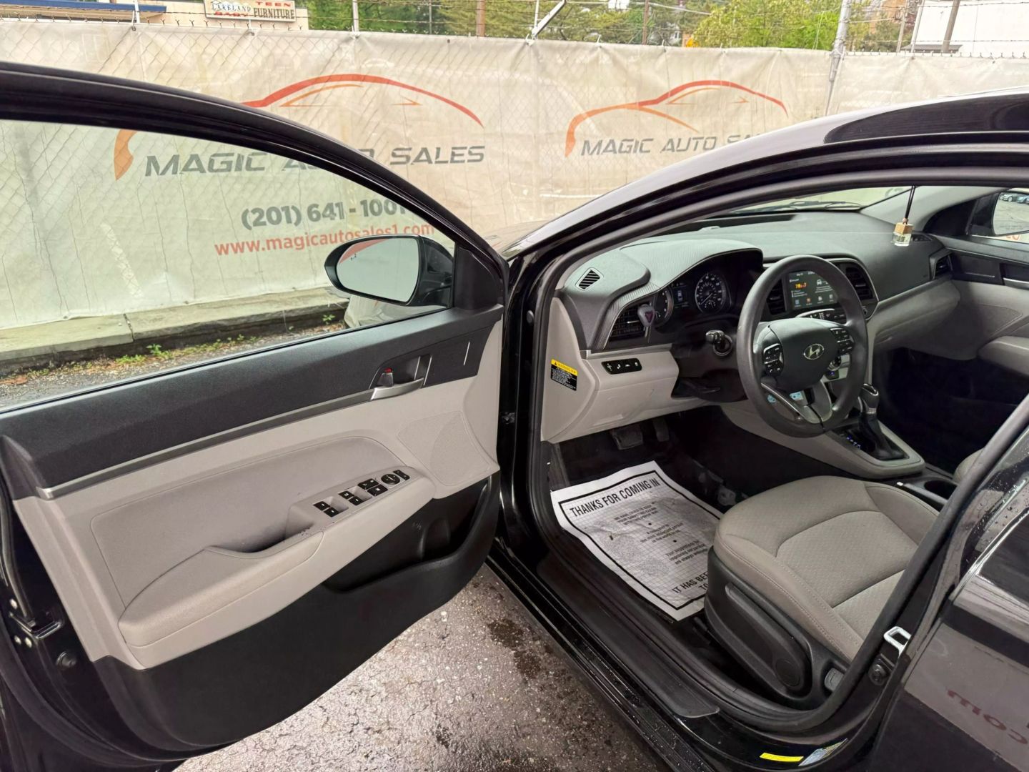 2019 Hyundai Elantra - Image 14