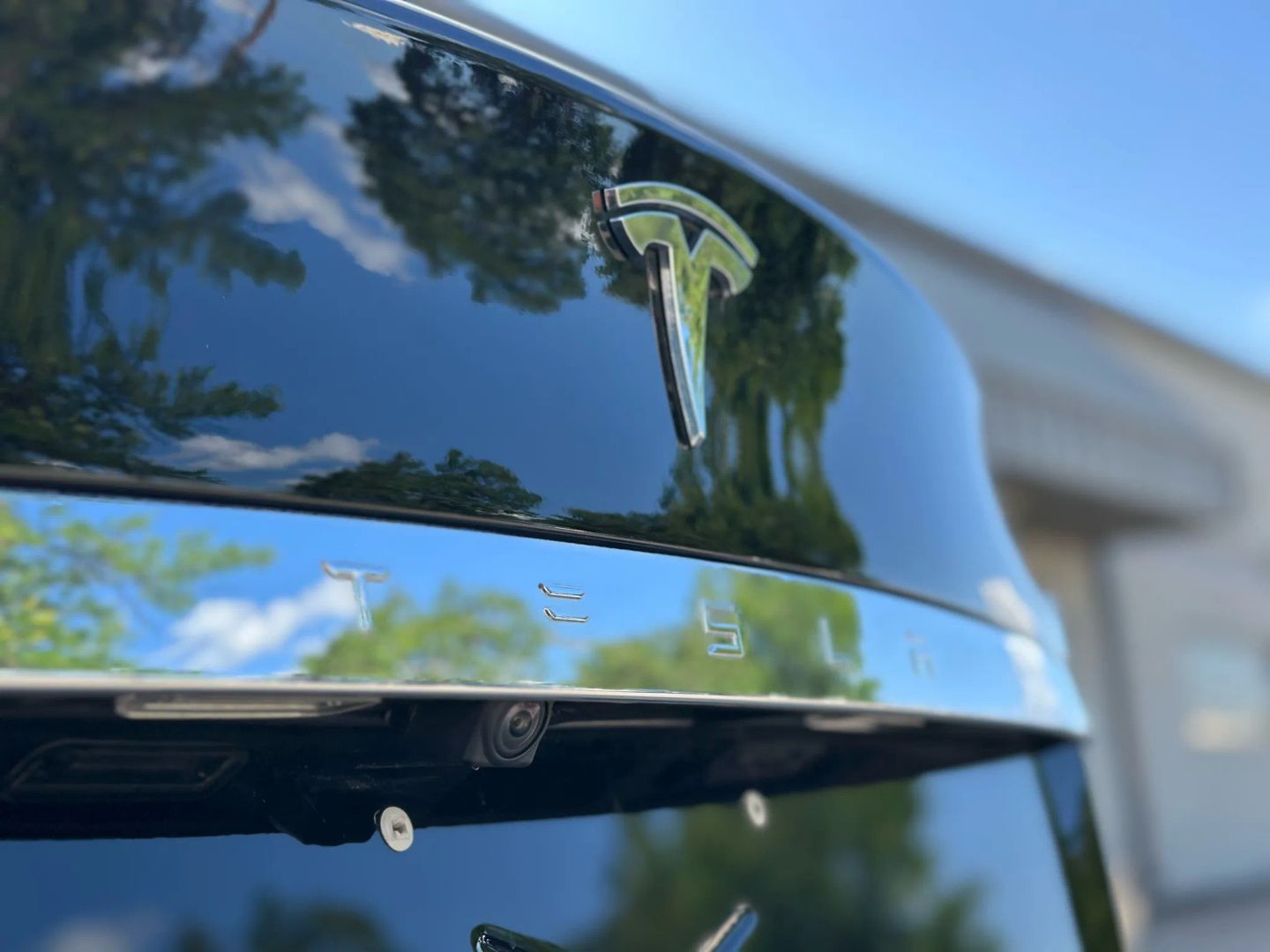 2014 Tesla Model S - Image 30