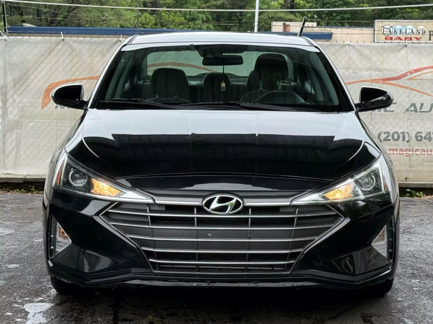 2019 Hyundai Elantra - Image 5