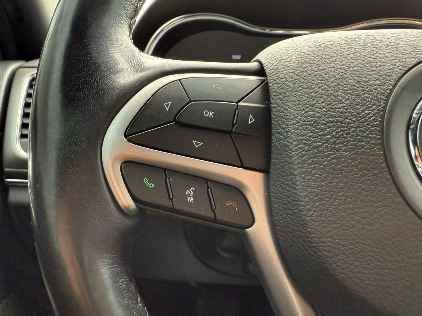 2020 Jeep Grand Cherokee - Image 33
