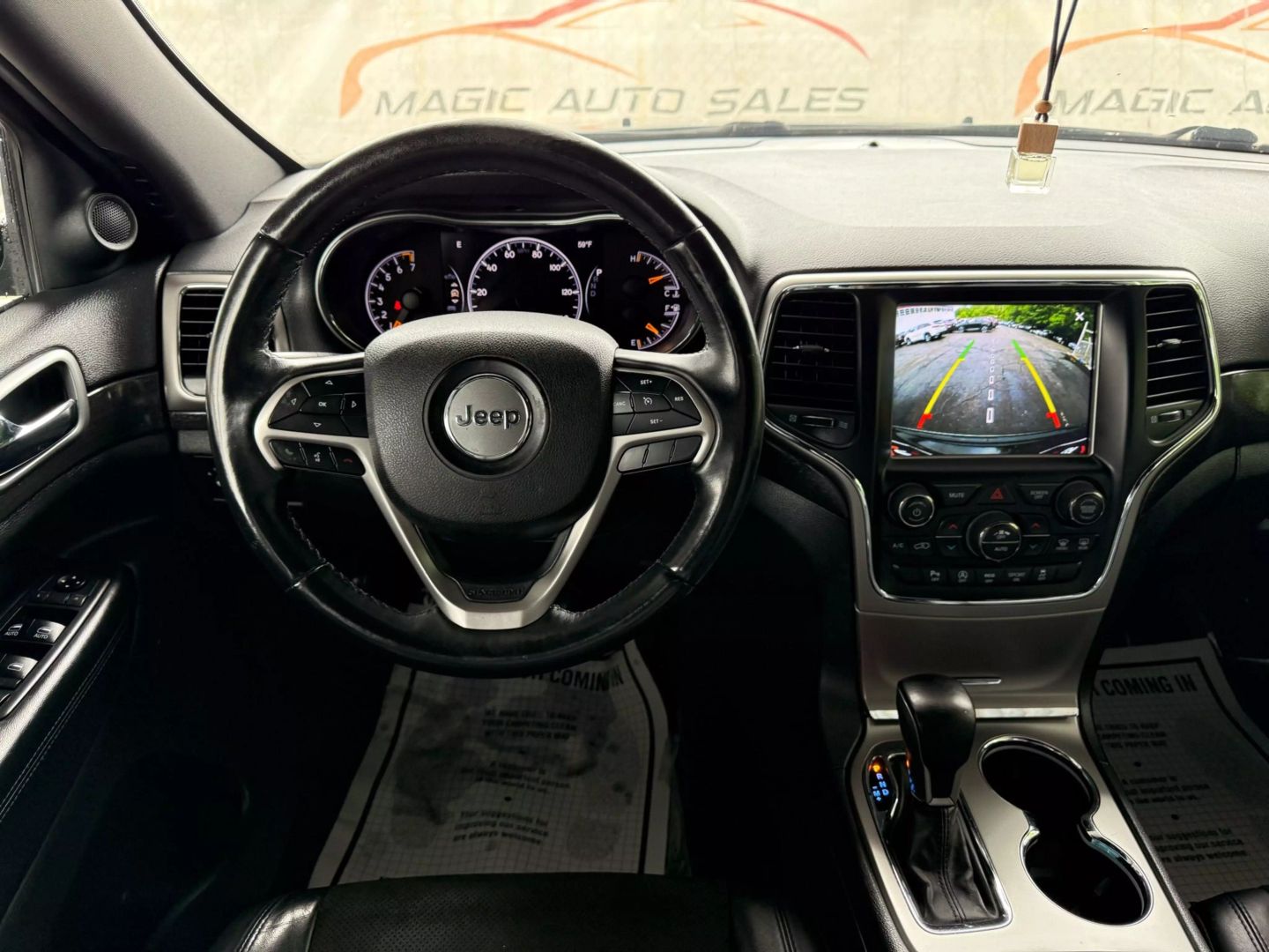 2018 Jeep Grand Cherokee - Image 32