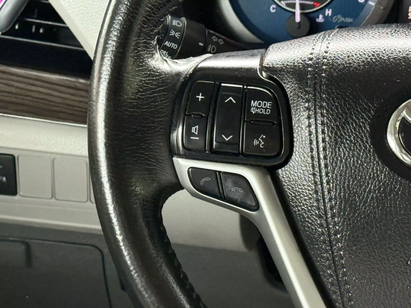 2020 Toyota Sienna - Image 32