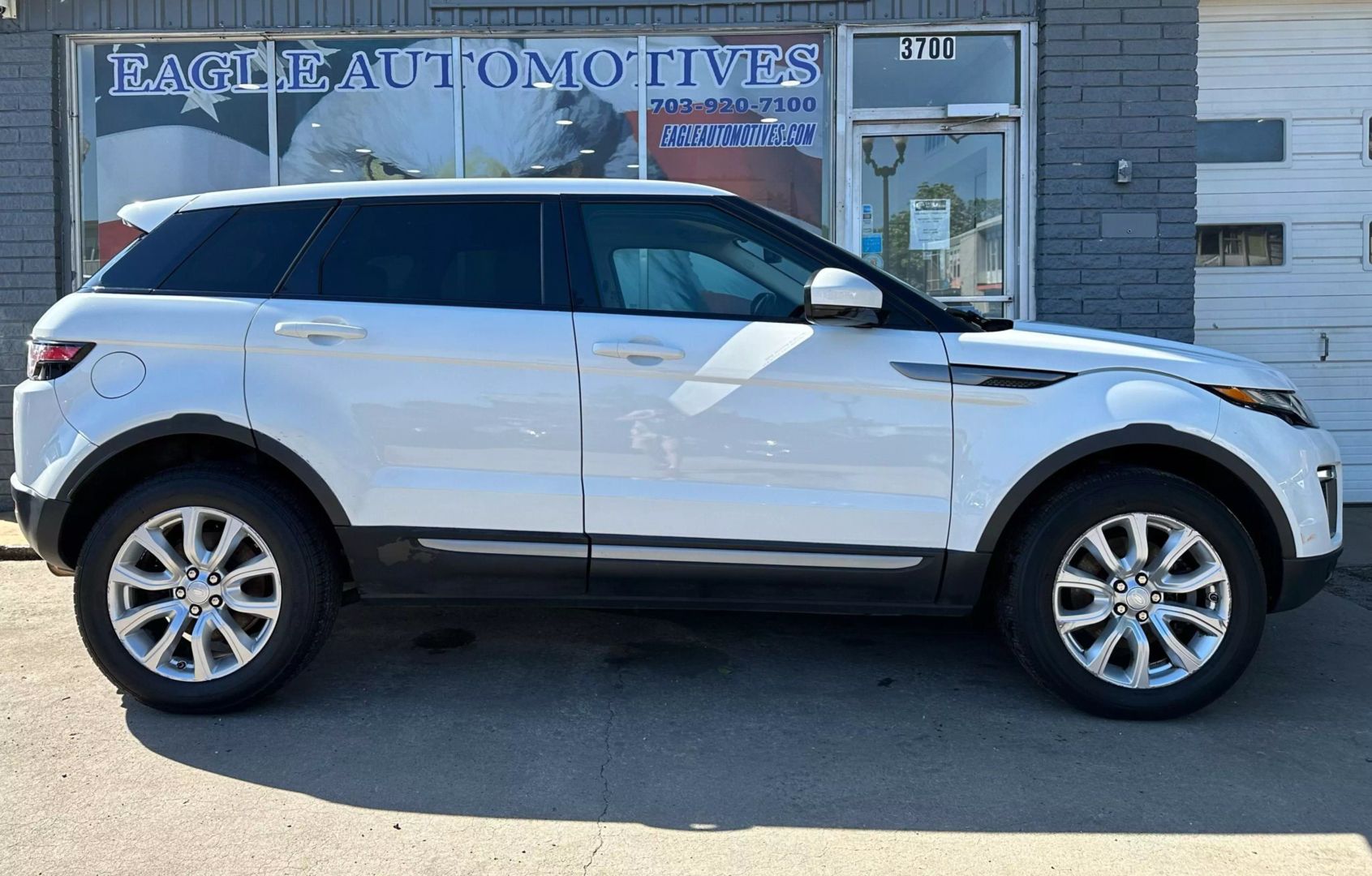 Used 2017 Land Rover Range Rover Evoque SE with VIN SALVP2BG0HH175605 for sale in Arlington, VA