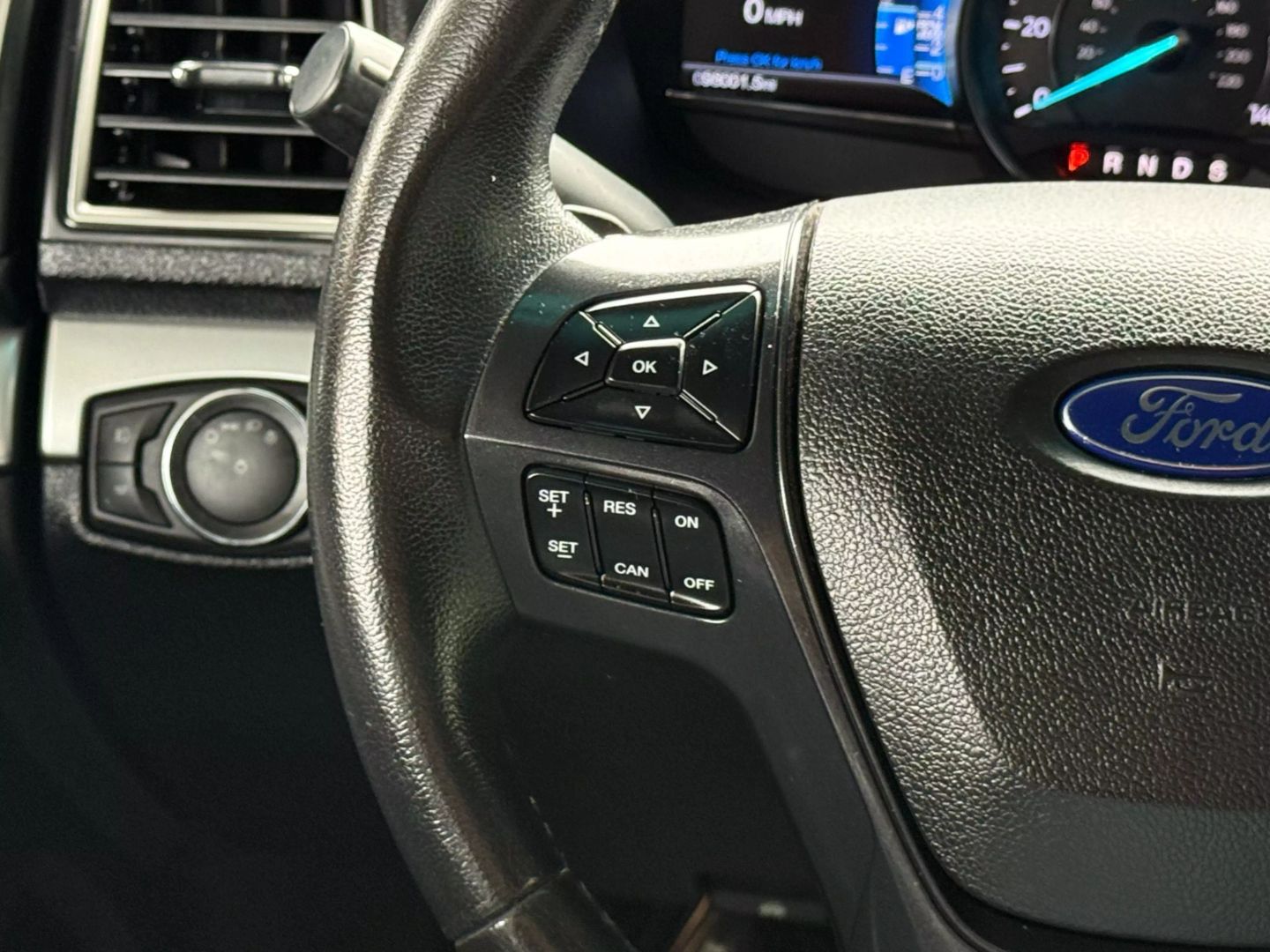 2016 Ford Explorer - Image 35