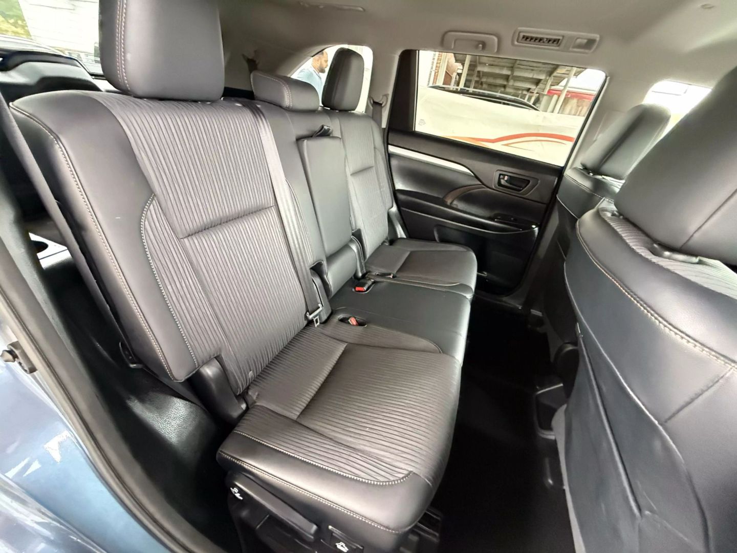 2015 Toyota Highlander - Image 23