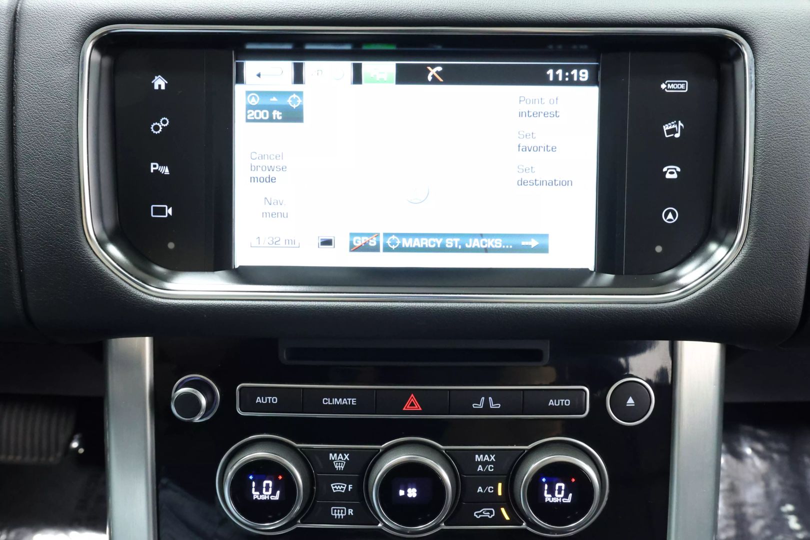 2016 Land Rover Range Rover - Image 32