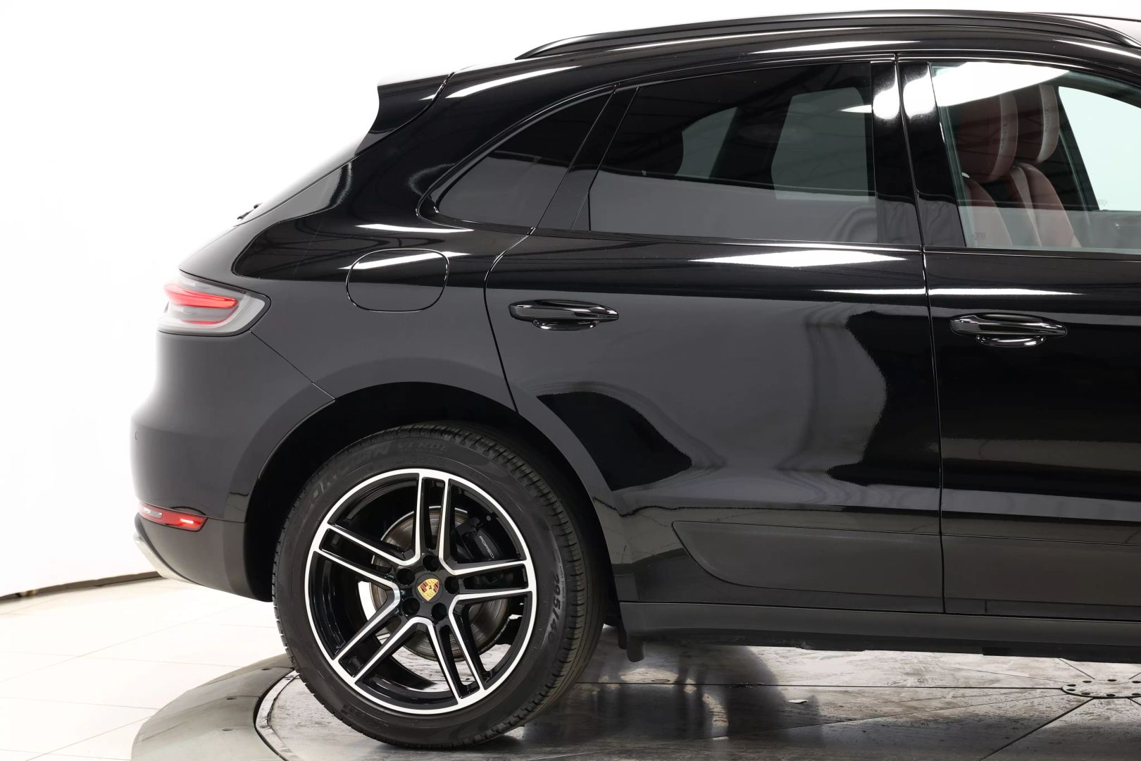 2021 Porsche Macan - Image 62