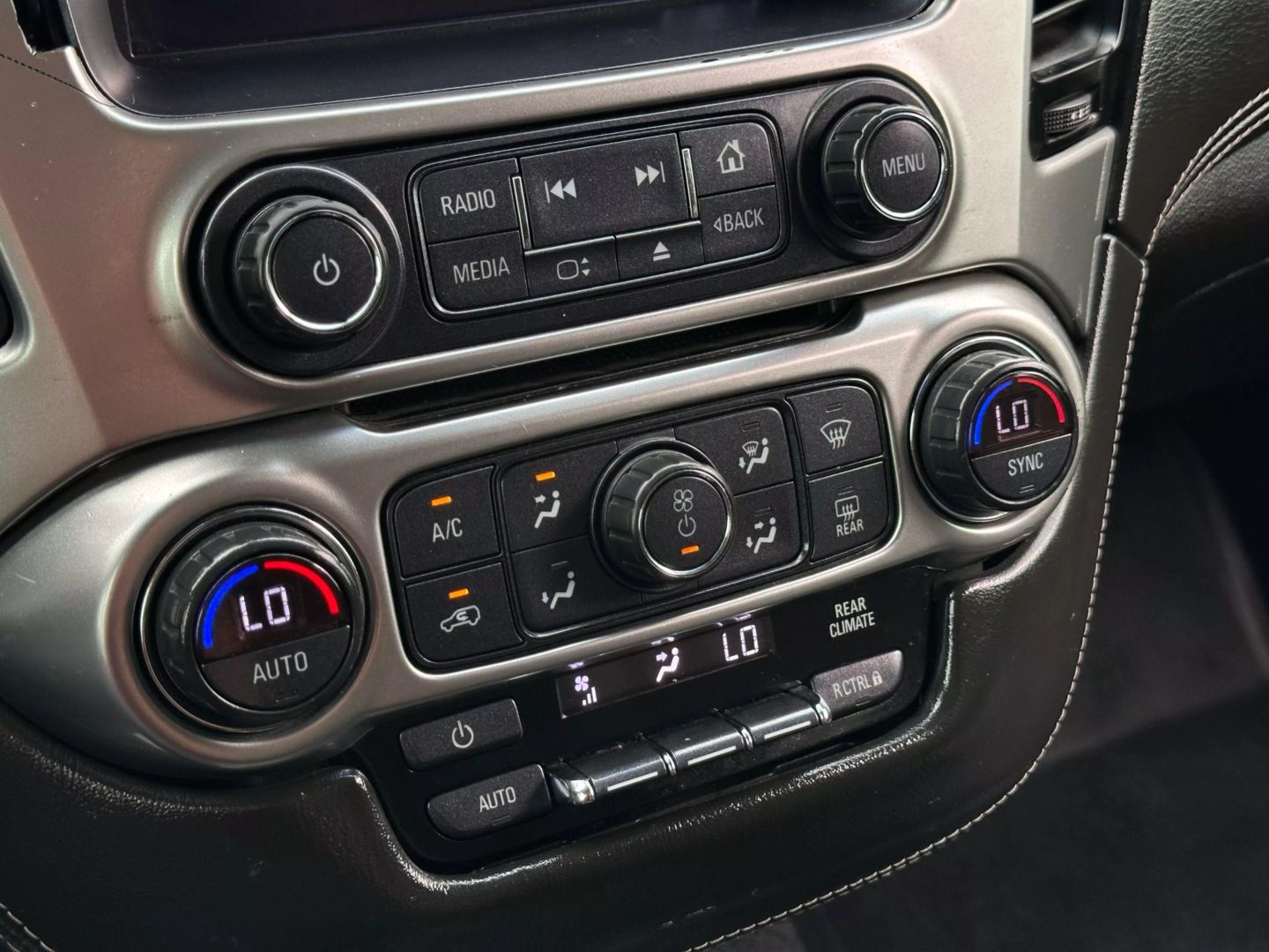 2019 Chevrolet Tahoe - Image 33