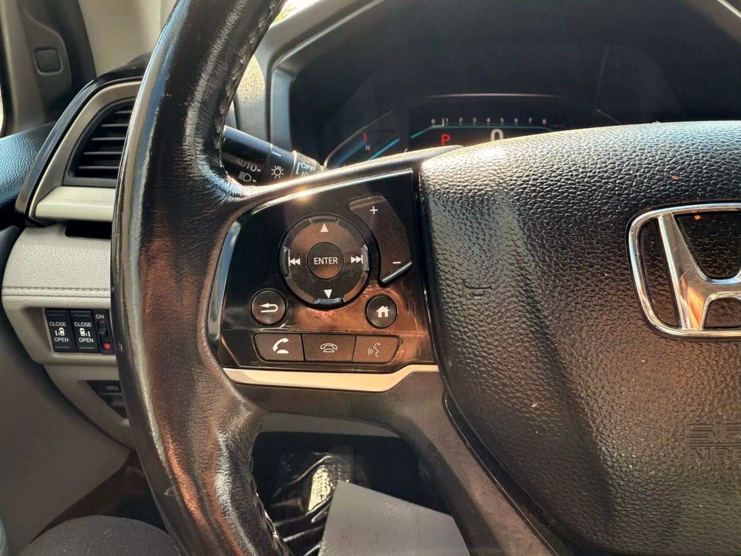 2018 Honda Odyssey - Image 38