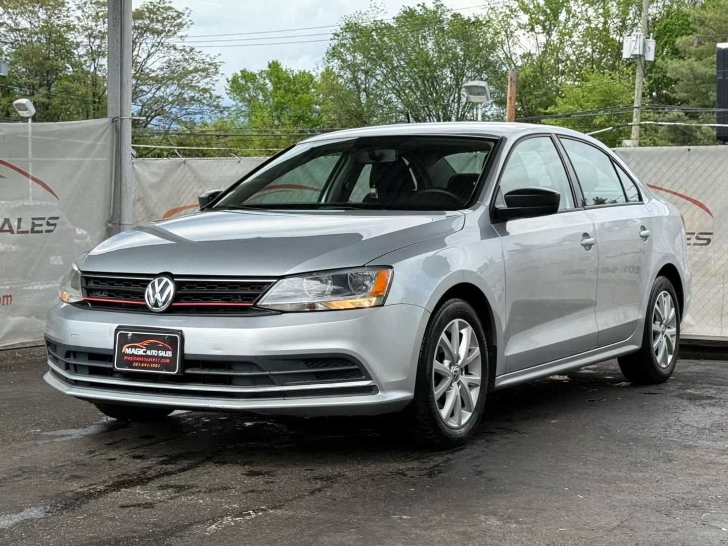 2015 Volkswagen Jetta - Image 3