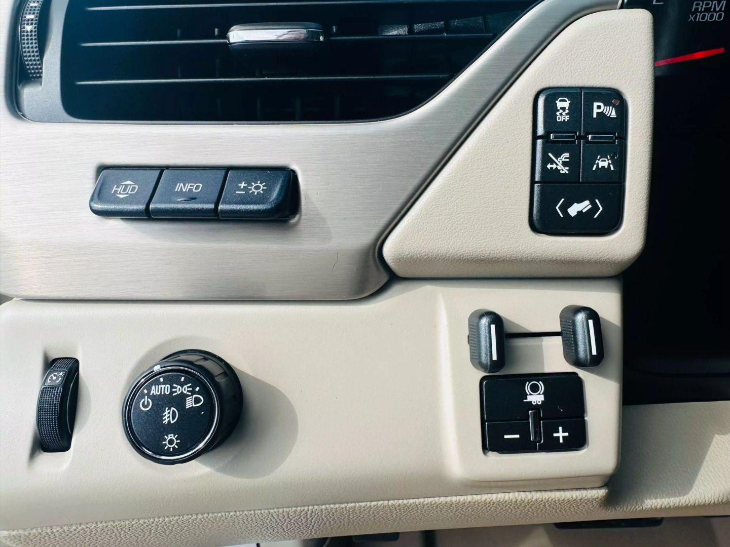 2016 Gmc Yukon Xl - Image 25