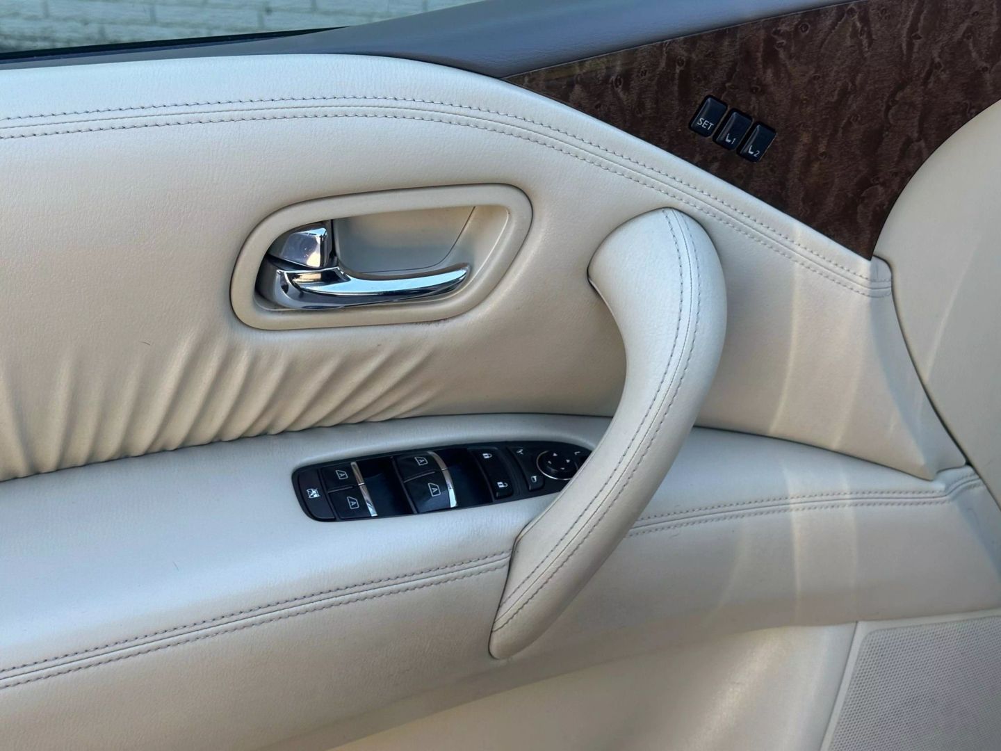2015 Infiniti Qx80 - Image 12