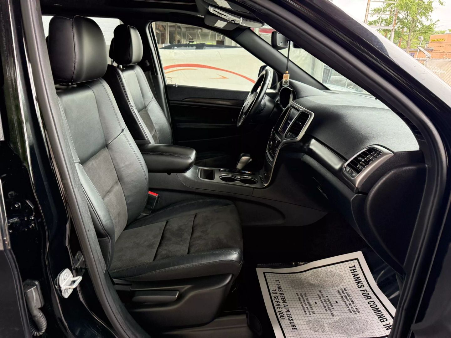 2018 Jeep Grand Cherokee - Image 25