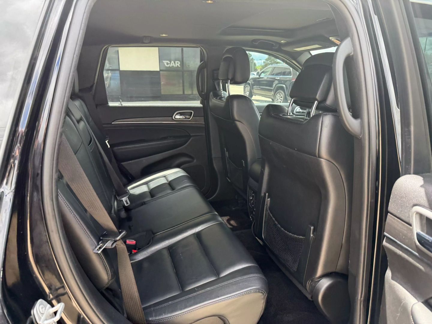 2018 Jeep Grand Cherokee - Image 23