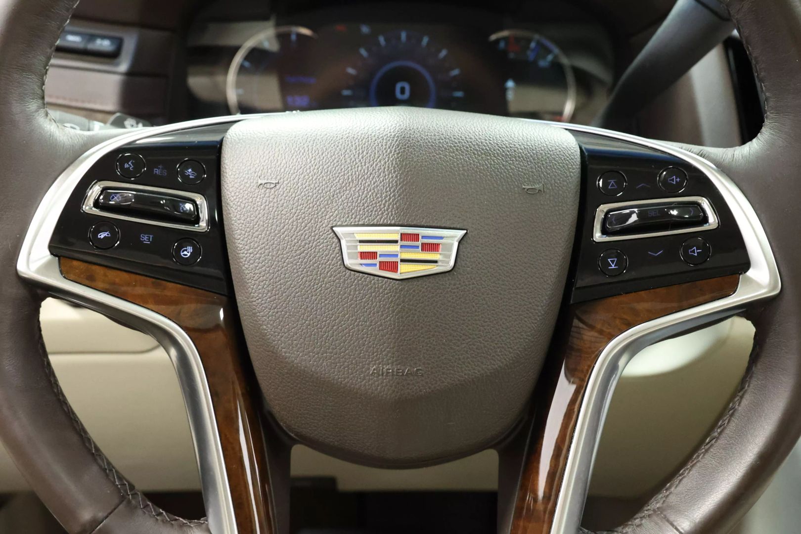 2017 Cadillac Escalade - Image 26