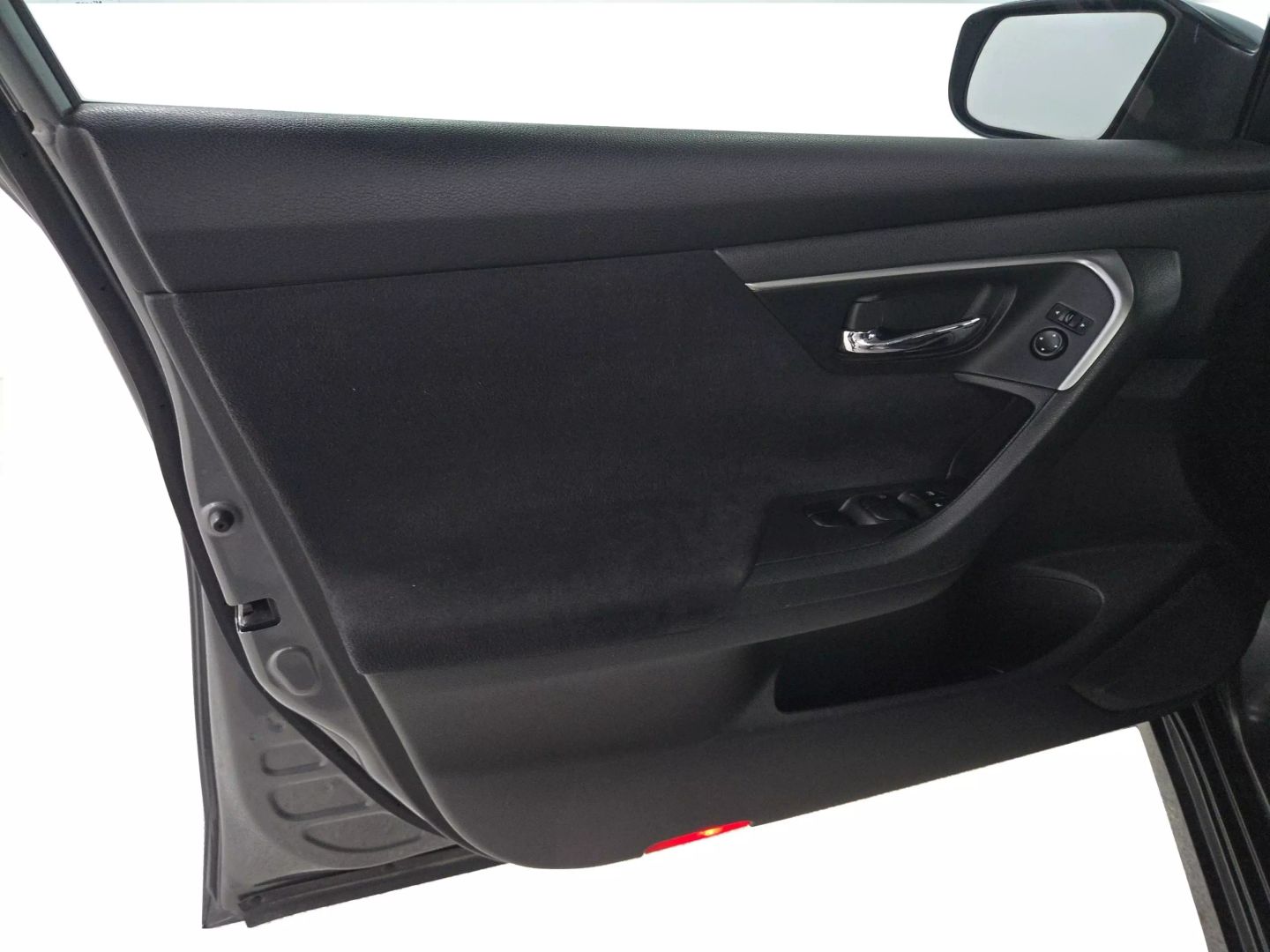 2015 Nissan Altima - Image 20