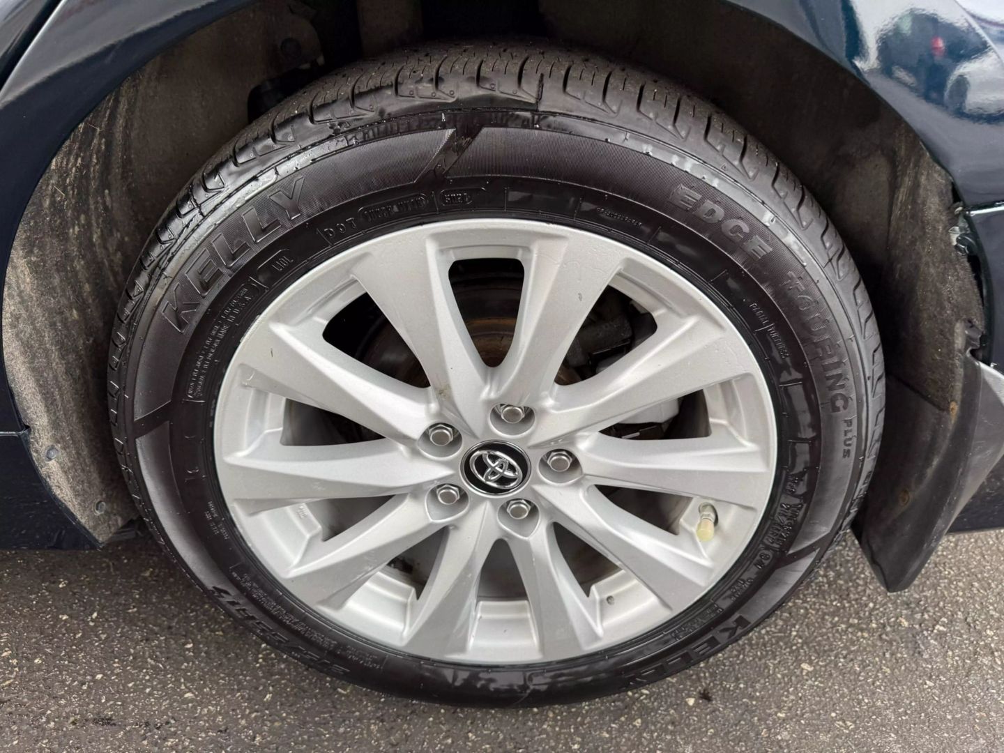 2019 Toyota Camry - Image 40