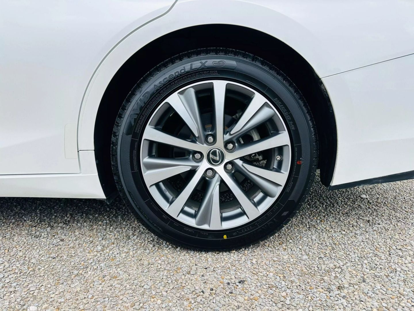 2019 Lexus Es - Image 10