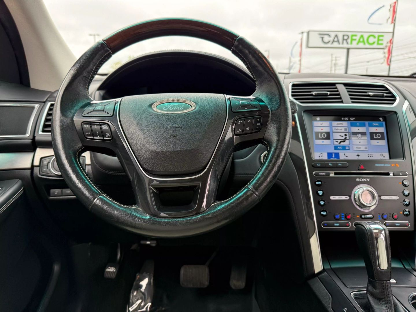 2017 Ford Explorer - Image 32