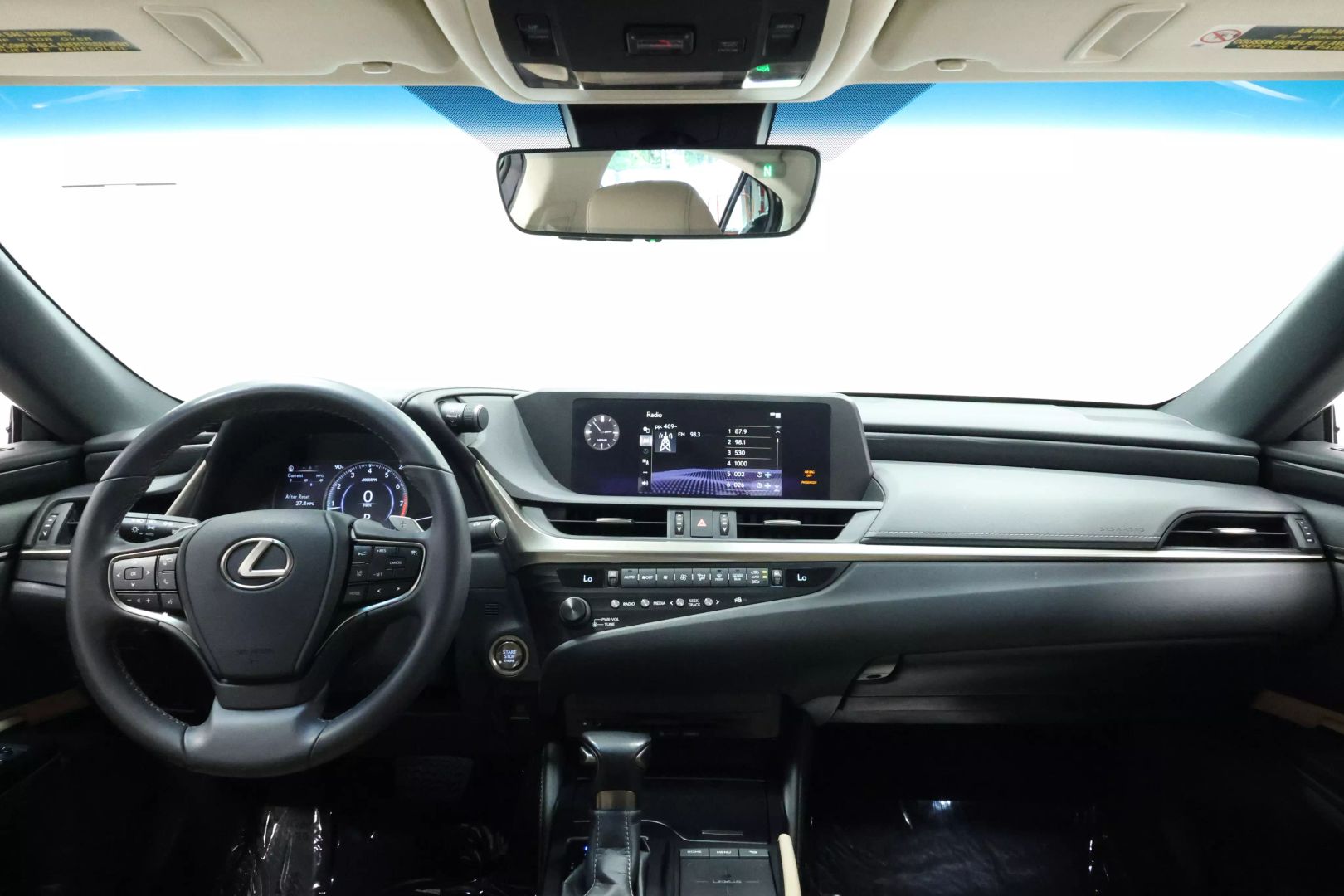 2020 Lexus Es - Image 44