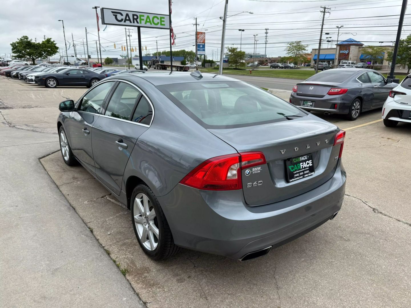 2016 Volvo S60 - Image 8
