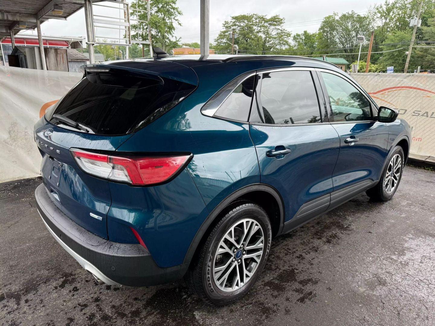 2020 Ford Escape - Image 12