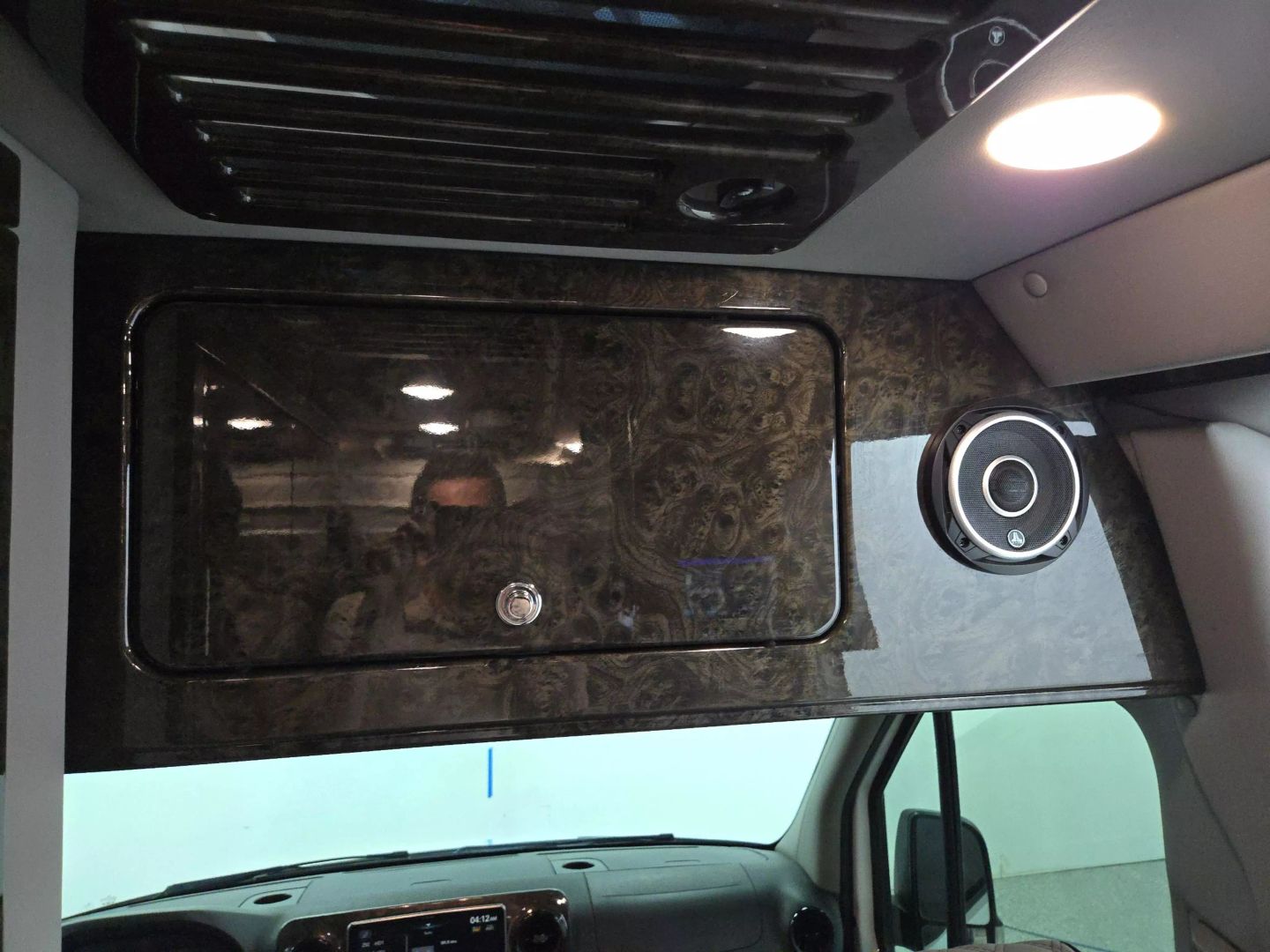 2019 Mercedes-benz Sprinter 2500 Crew - Image 22