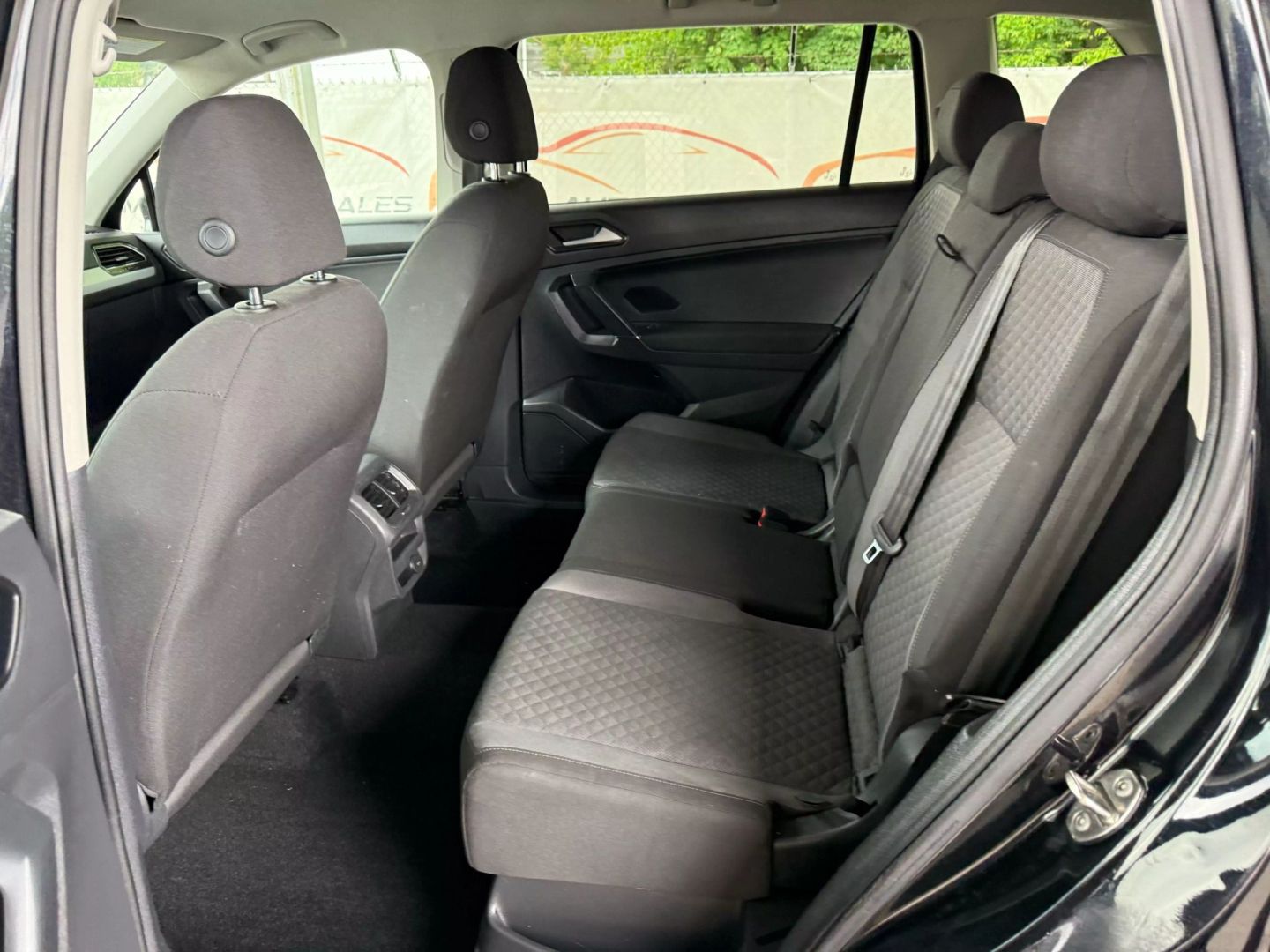 2018 Volkswagen Tiguan - Image 18