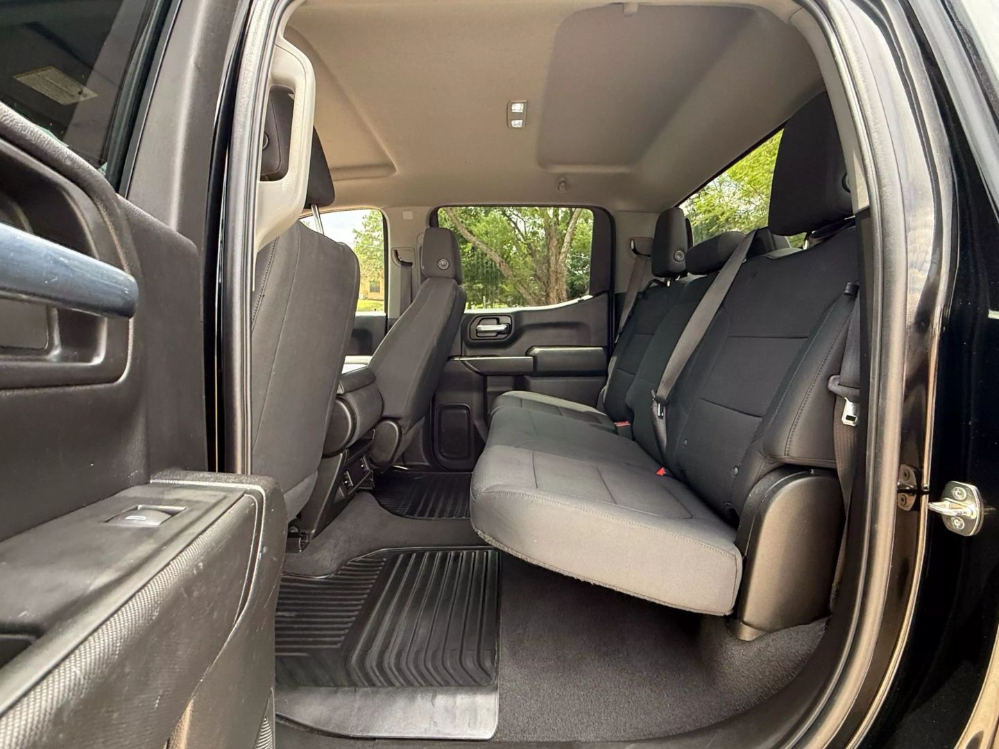 2020 Chevrolet Silverado 1500 Crew Cab - Image 7