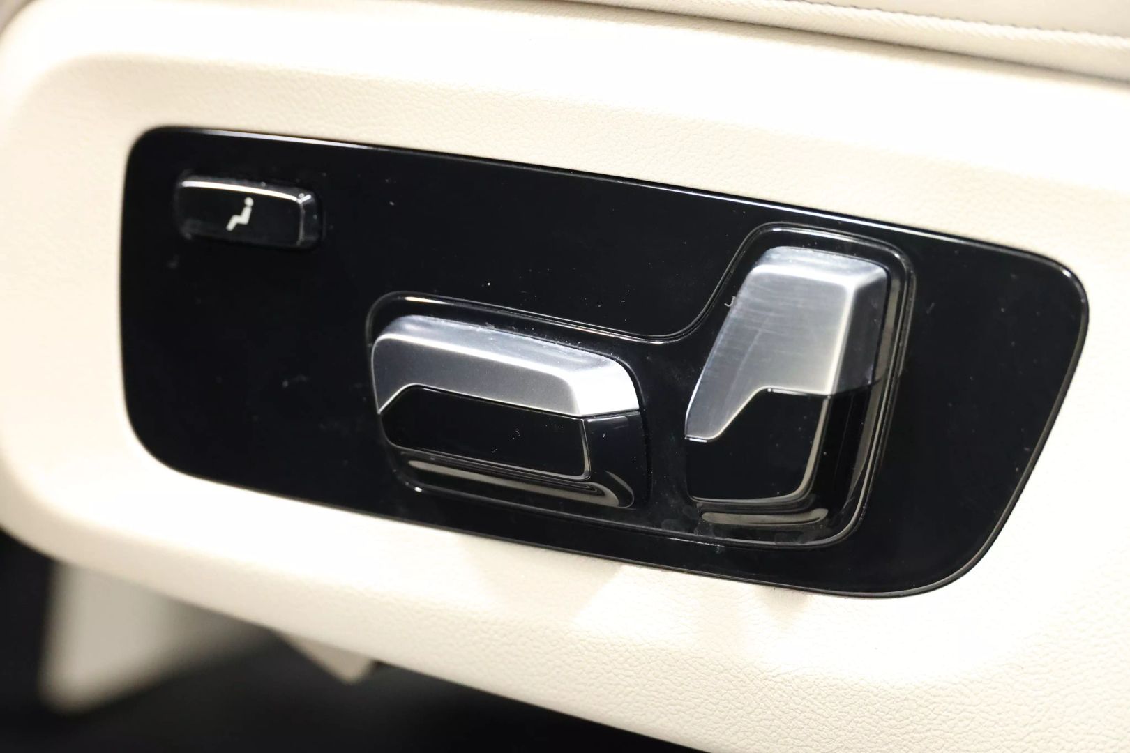 2019 Bmw X7 - Image 60