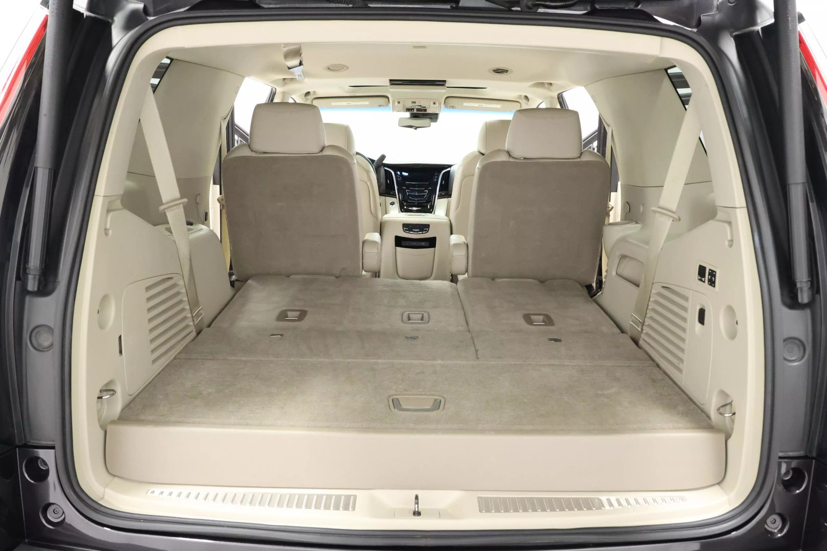 2017 Cadillac Escalade - Image 66