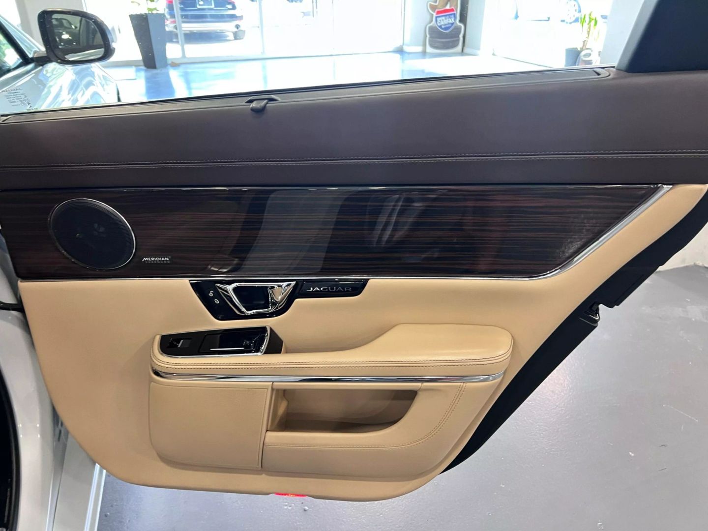 2016 Jaguar Xj Xjl Portfolio Sedan 4d - Image 27