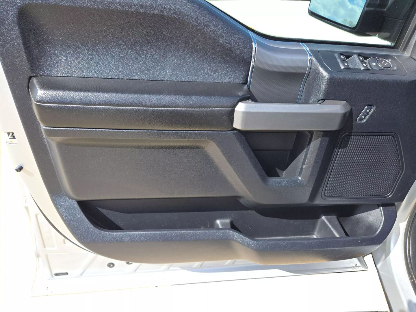 2016 Ford F150 Supercrew Cab - Image 19